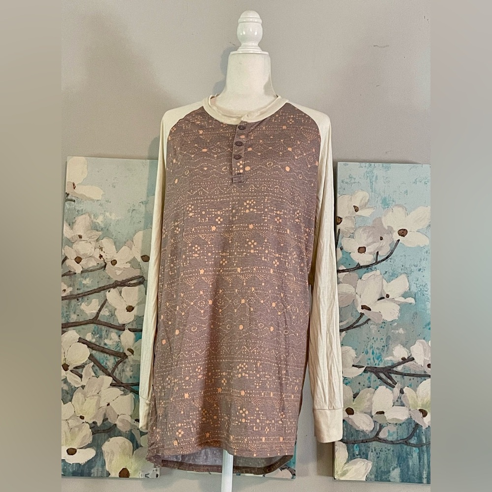 LuLaRoe Mark / Henley High Low Multicolored Long Sleeve Top